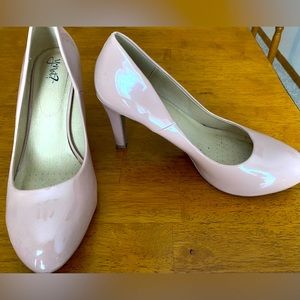 Size 11 women’s heels - pink